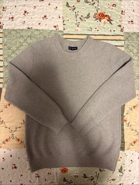 GAP Men's Light Gray Crewneck Sweater